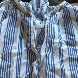 Old Navy Striped Shirt in Blue and White XXL